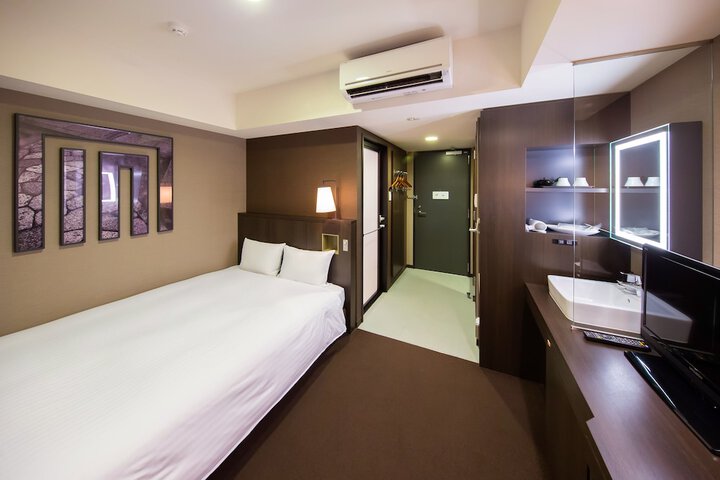 Room 7 of 35