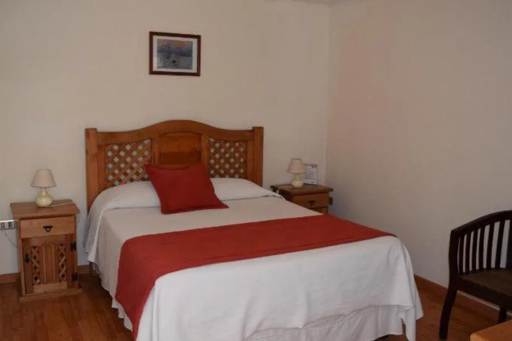 Room 4 of 18