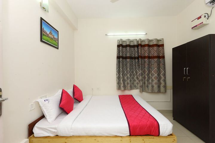 Room 12 of 25