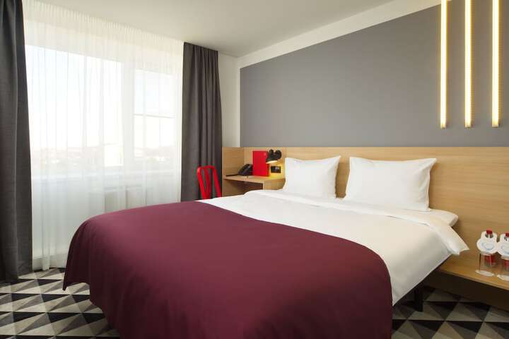 Room 5 of 49