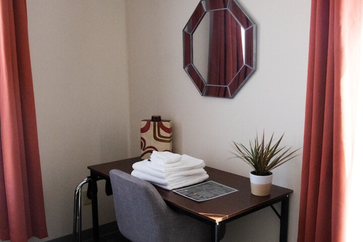 Room 6 of 17
