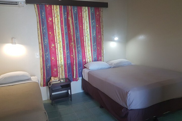 Room 14 of 33