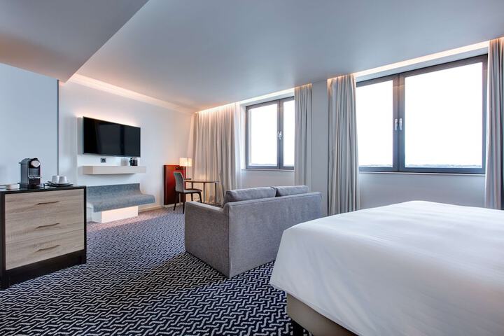 Room 46 of 118