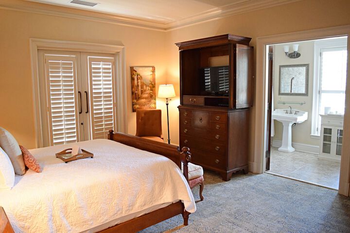 Room 73 of 227