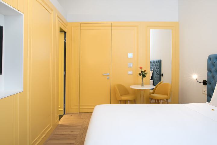 Room 8 of 188