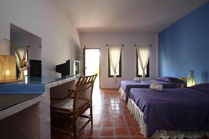 Room 2 of 44