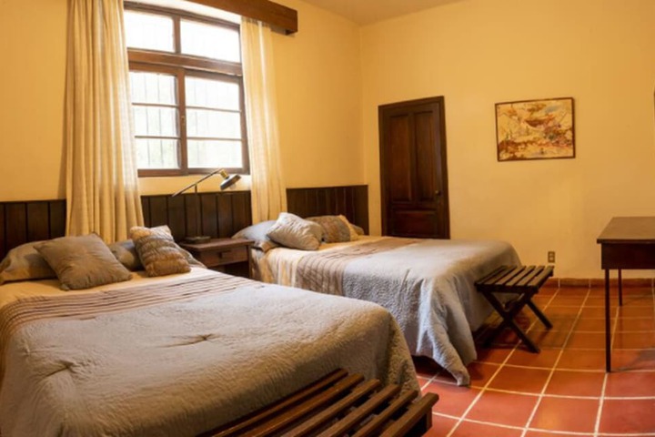 Room 5 of 34