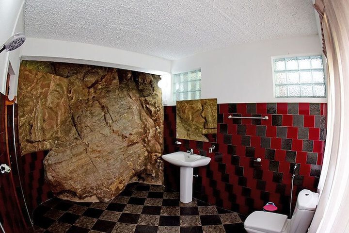 Room 11 of 21