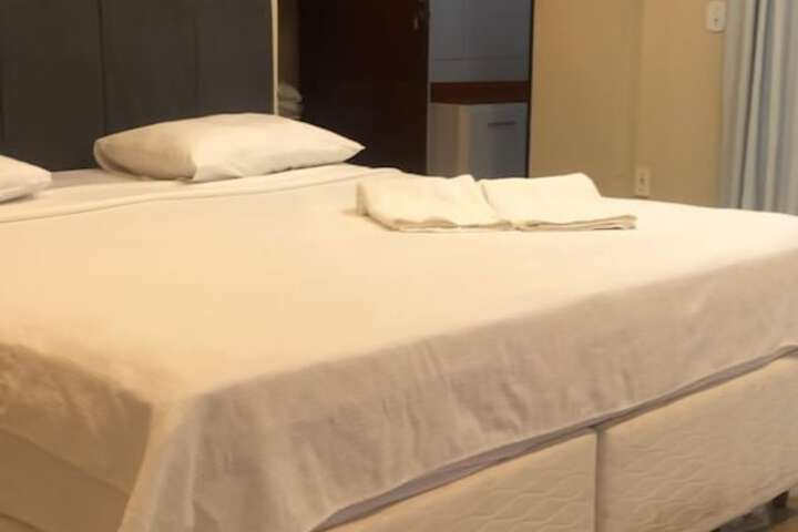 Room 4 of 10