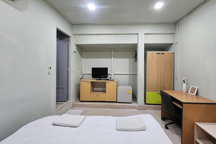 Room 9 of 44