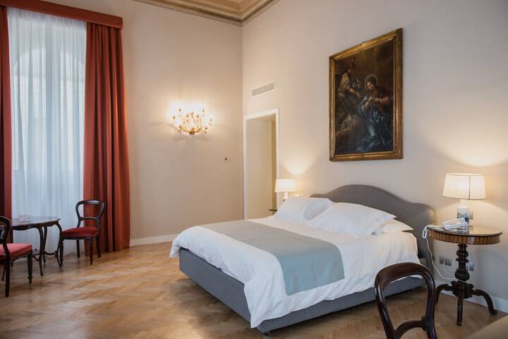 Room 3 of 32