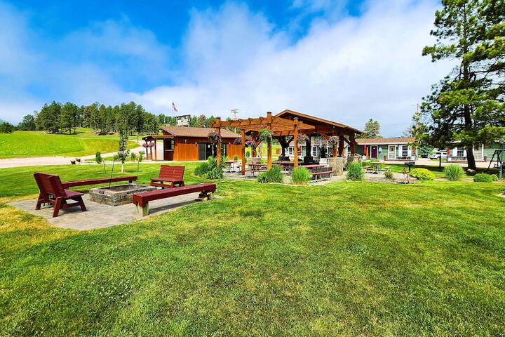 Black Elk Resort Cottages and RV Park