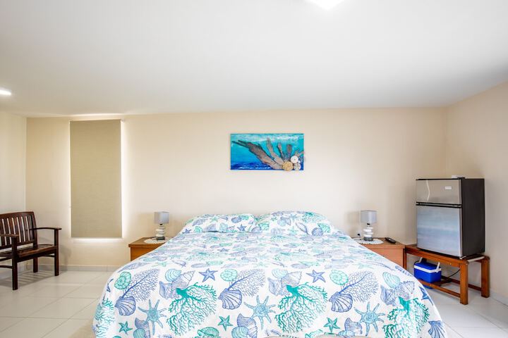 Room 12 of 82