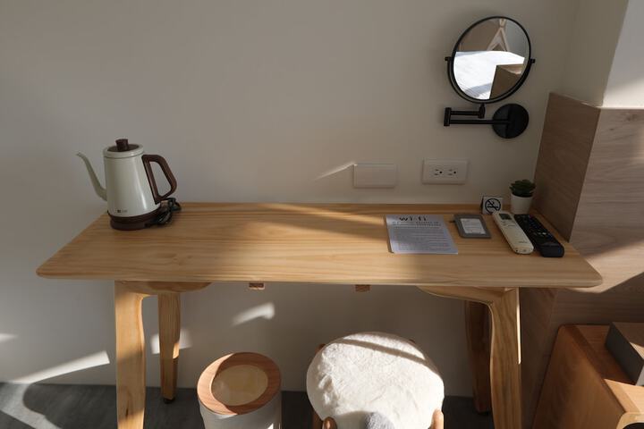 Room 42 of 75