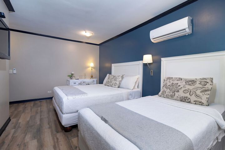 Room 10 of 48