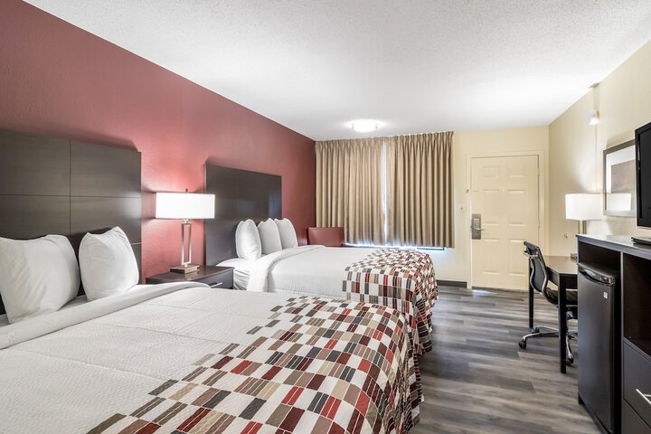 Superior 2 Queen Beds (8 of 12)