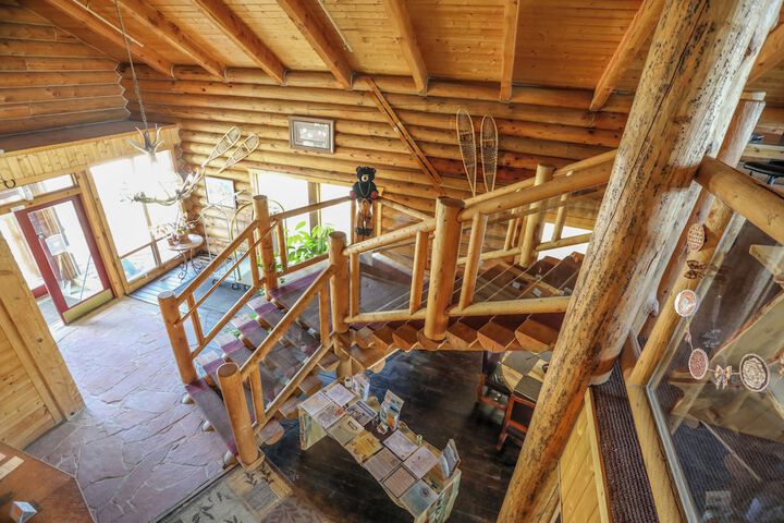 Entrance & Lobby