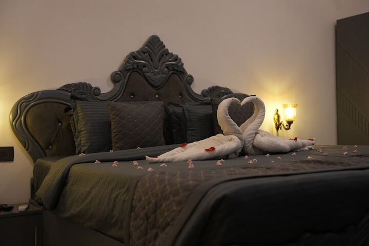 Room 8 of 53