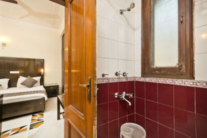 Room 15 of 25