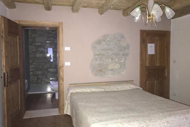 Room 4 of 15