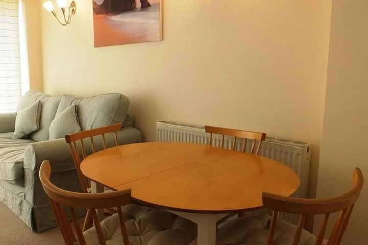 Room 4 of 12
