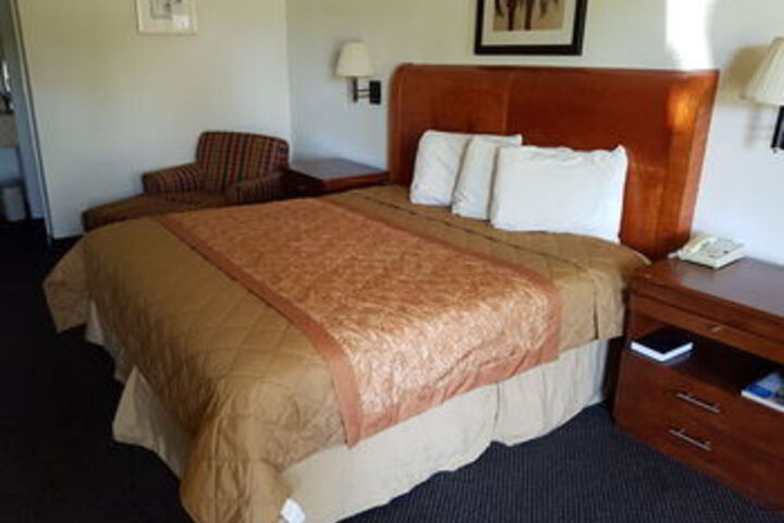 Room 11 of 29