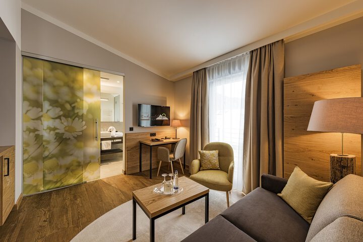 Room 9 of 180