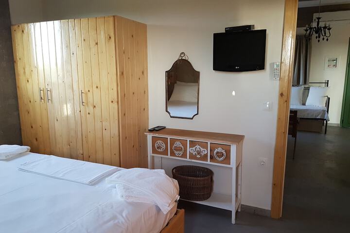 Room 10 of 44