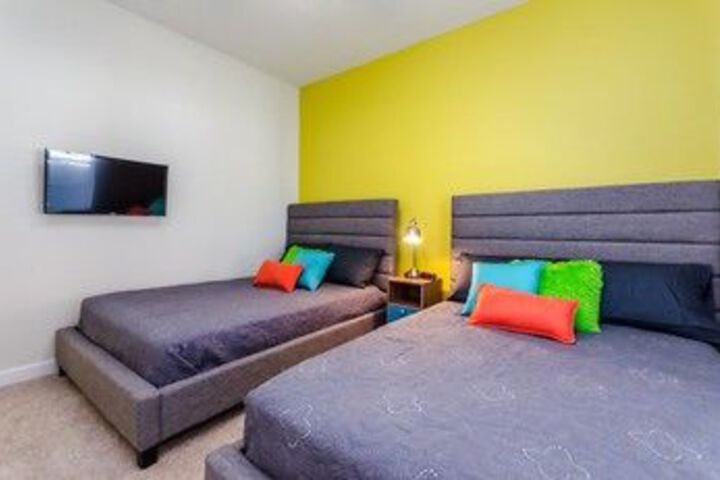 Room 8 of 24