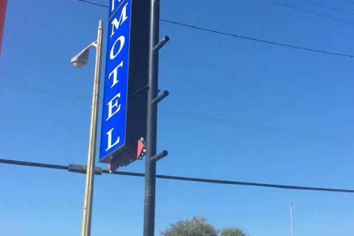Photo of NOTEL MOTEL