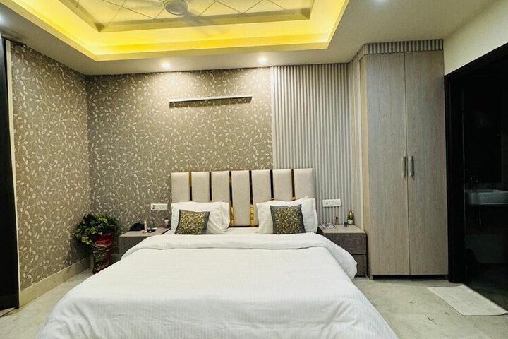 Room 55 of 79