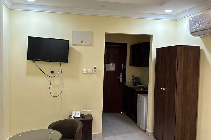 Room 11 of 23