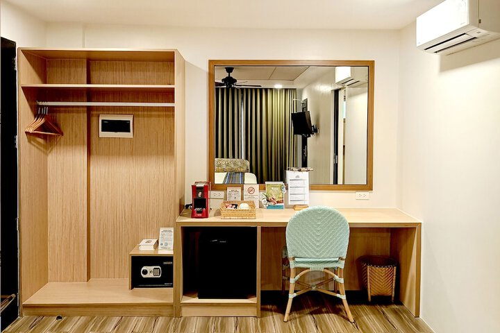 Room 9 of 49