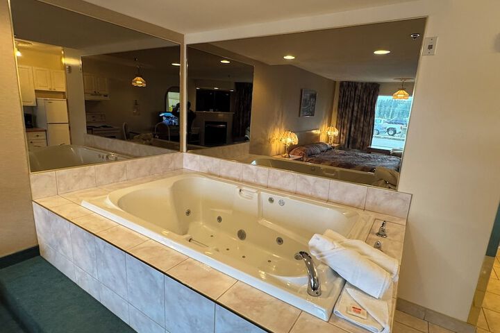 Hot Tub 35 of 52