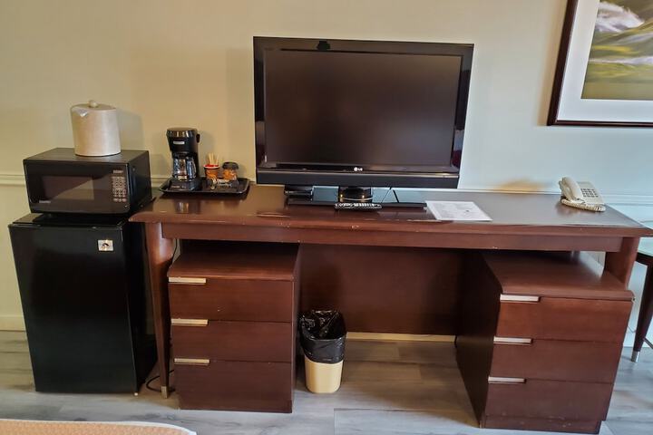 Room 17 of 33