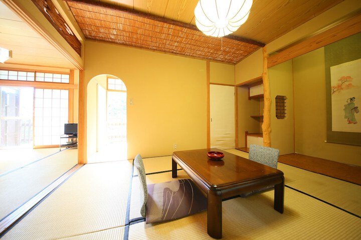Room 8 of 23
