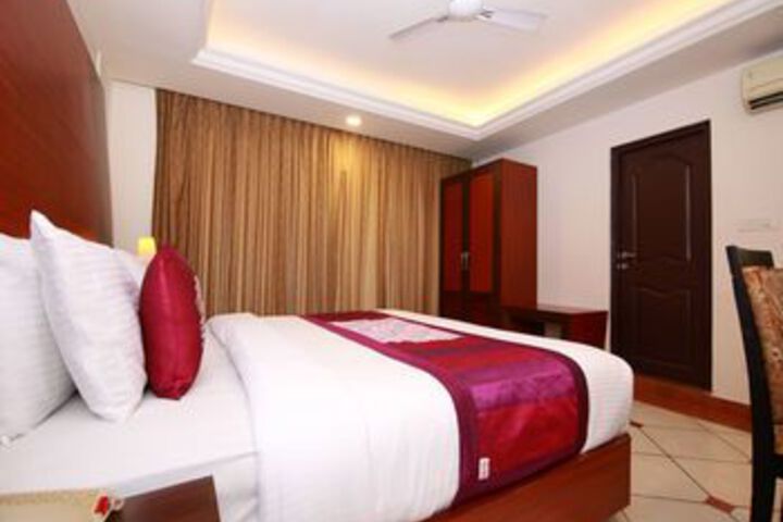 Room 13 of 32