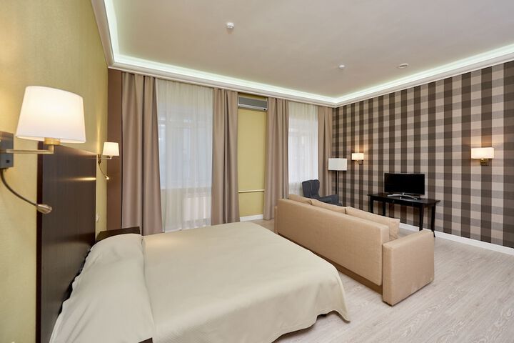 Room 4 of 92