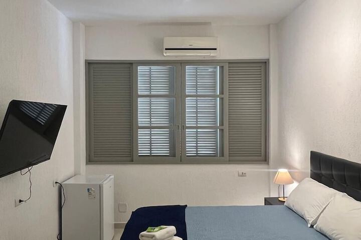 Room 16 of 33