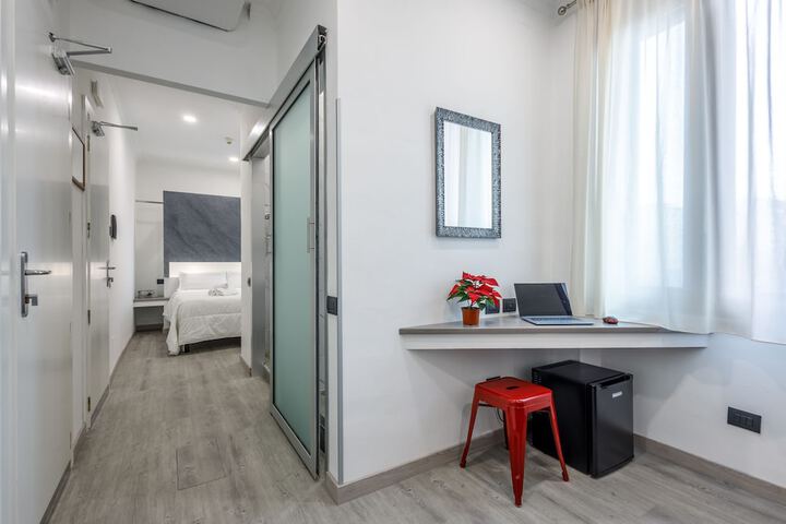 Room 4 of 63