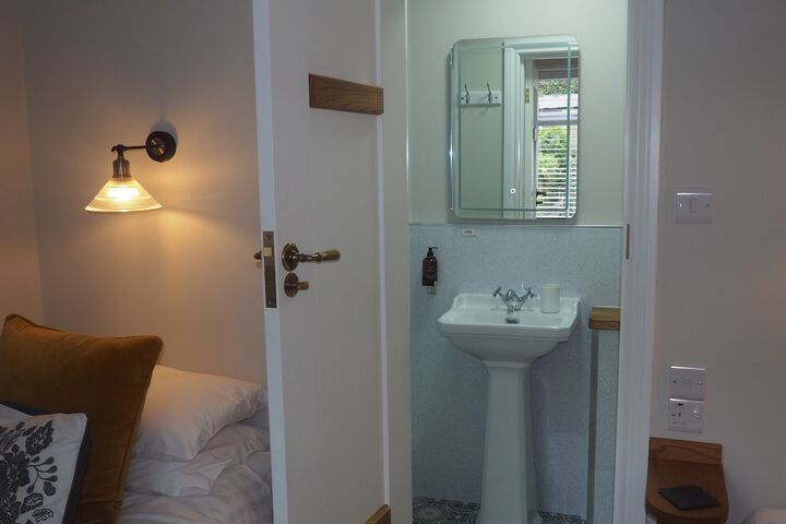 Room 15 of 30