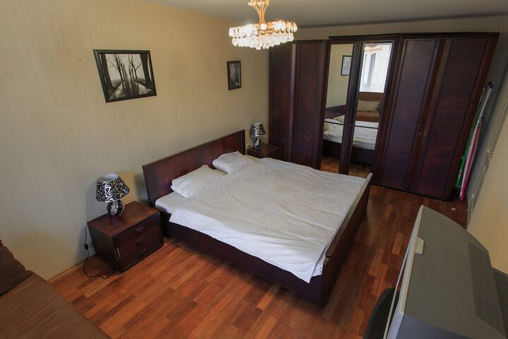 Room 2 of 20