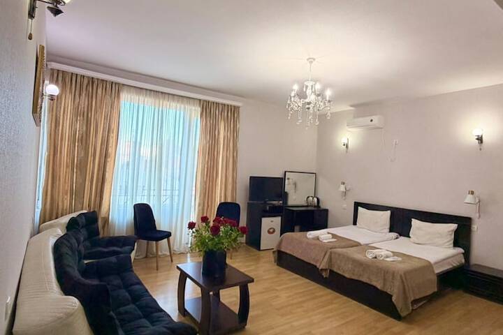 Room 28 of 94