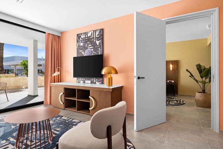 Room 41 of 170