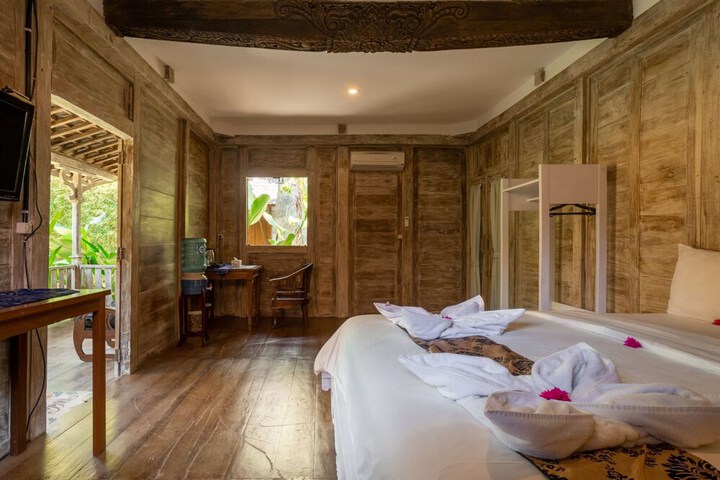 Room 3 of 30