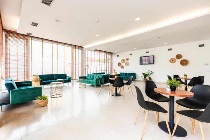 Bar/lounge