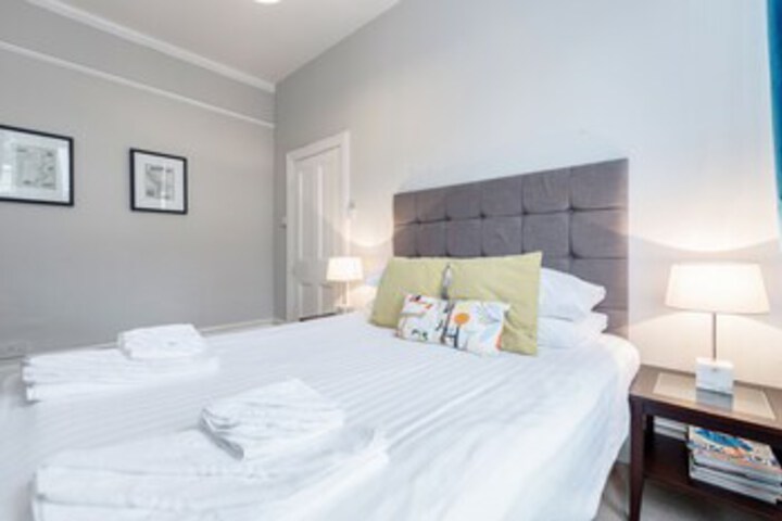 Room 14 of 21