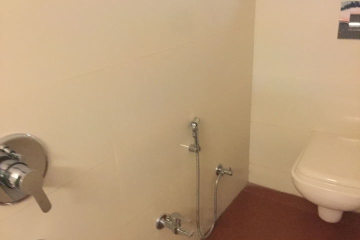Room 33 of 58