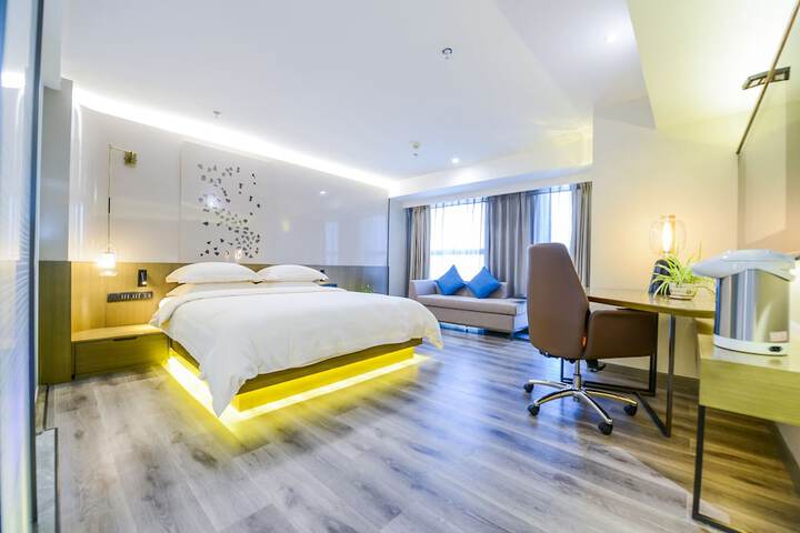 Room 13 of 34