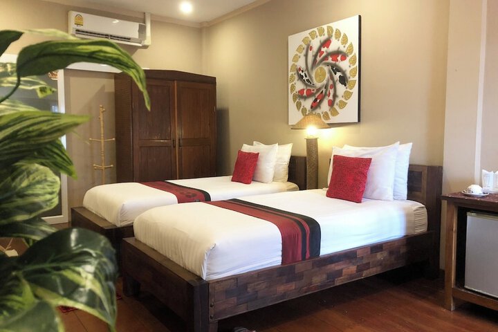 Room 13 of 20